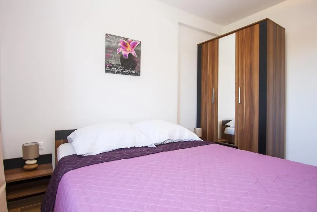Apartments Jelena Nova Vas  Croatia