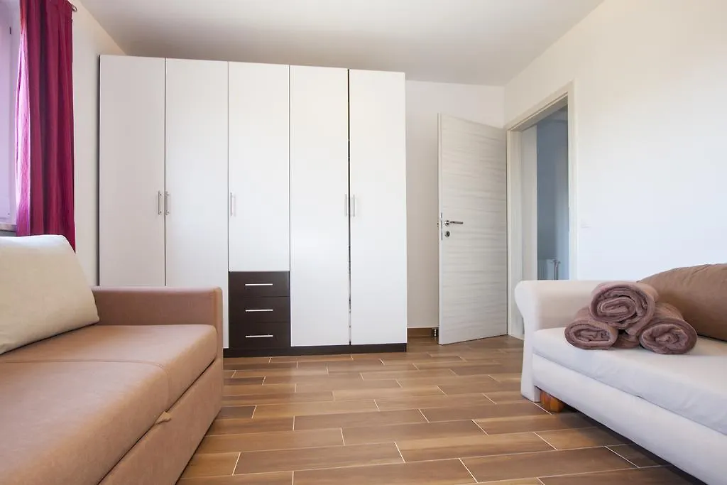 Apartments Jelena Nova Vas  0*, Nova Vas (Porec)