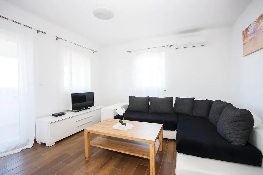 Apartments Jelena Nova Vas  0*, Nova Vas (Porec) Croatia
