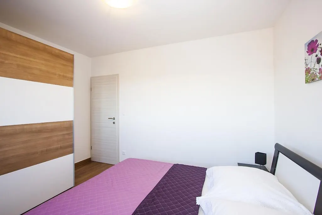 Apartments Jelena Nova Vas  Nova Vas (Porec)