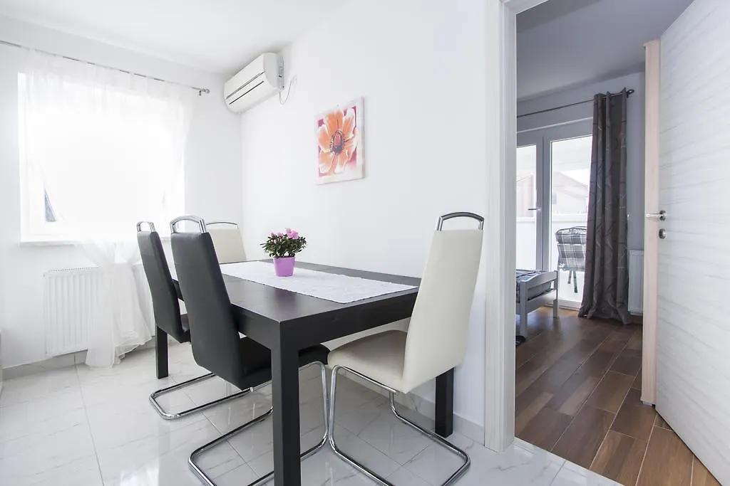 Apartments Jelena Nova Vas  Nova Vas (Porec)