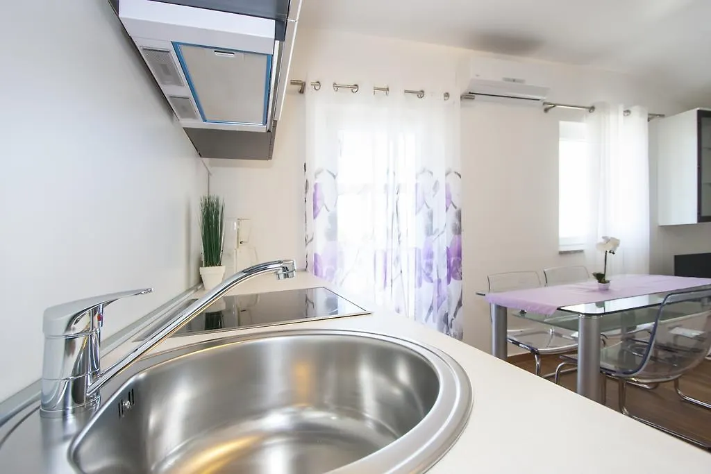 Apartments Jelena Nova Vas  0*, Nova Vas (Porec) Croatia