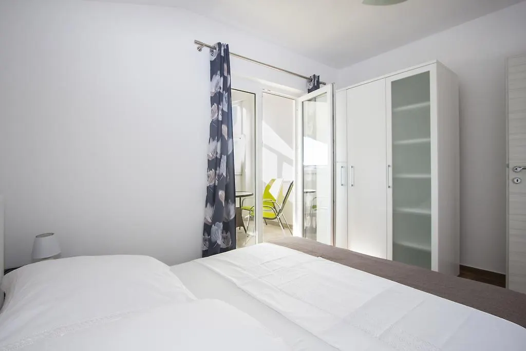 Apartments Jelena Nova Vas  0*, Nova Vas (Porec)