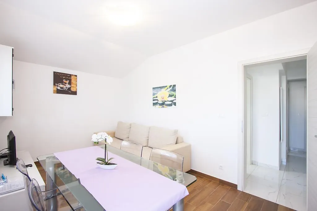 Apartments Jelena Nova Vas  Croatia