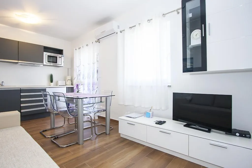 Apartments Jelena Nova Vas  0*, Nova Vas (Porec)