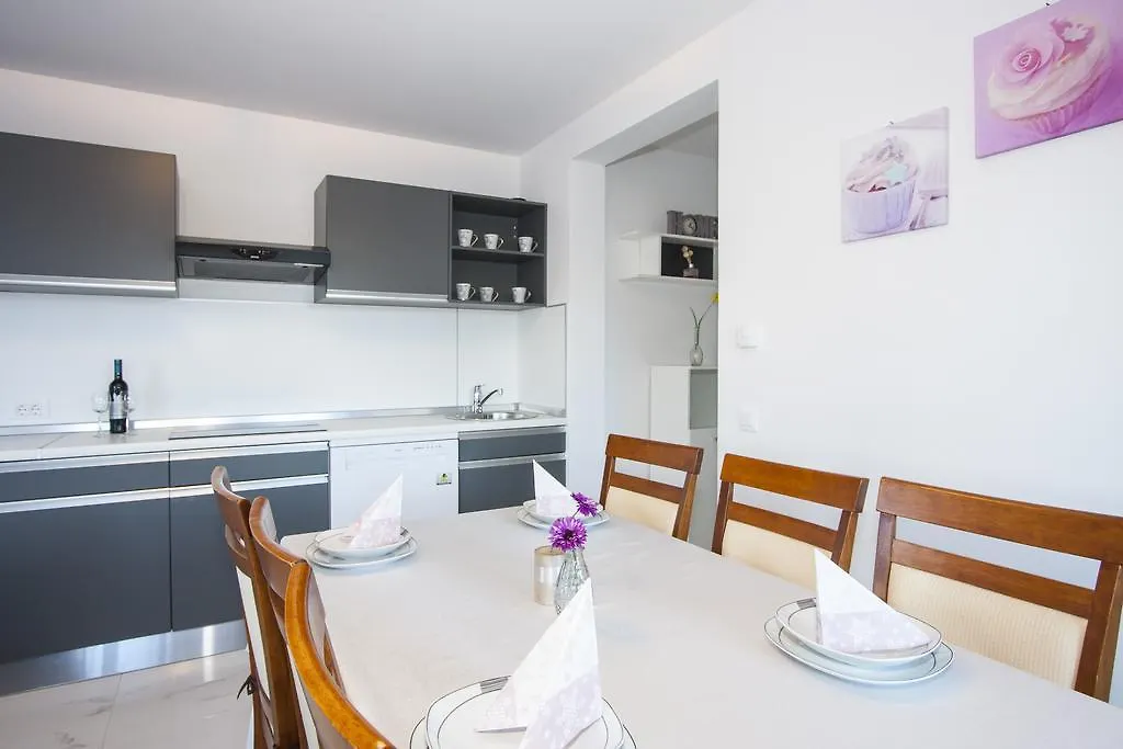 Apartments Jelena Nova Vas  Nova Vas (Porec)